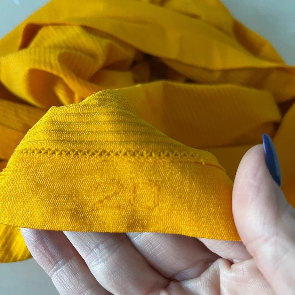 Lululemon Swiftly Tech Racerback 2.0‎ *Race Clementine / Clementine